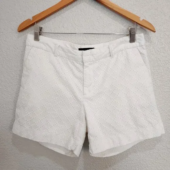 Banana Republic White Eyelet Chino Shorts Size 6 - Picture 1 of 10